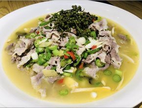 Golden Broth Beef Slices with Scallions and Green Peppercorns